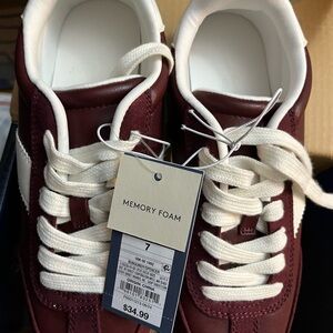 Memory Foam Boy's Shoes - Maroon and White
